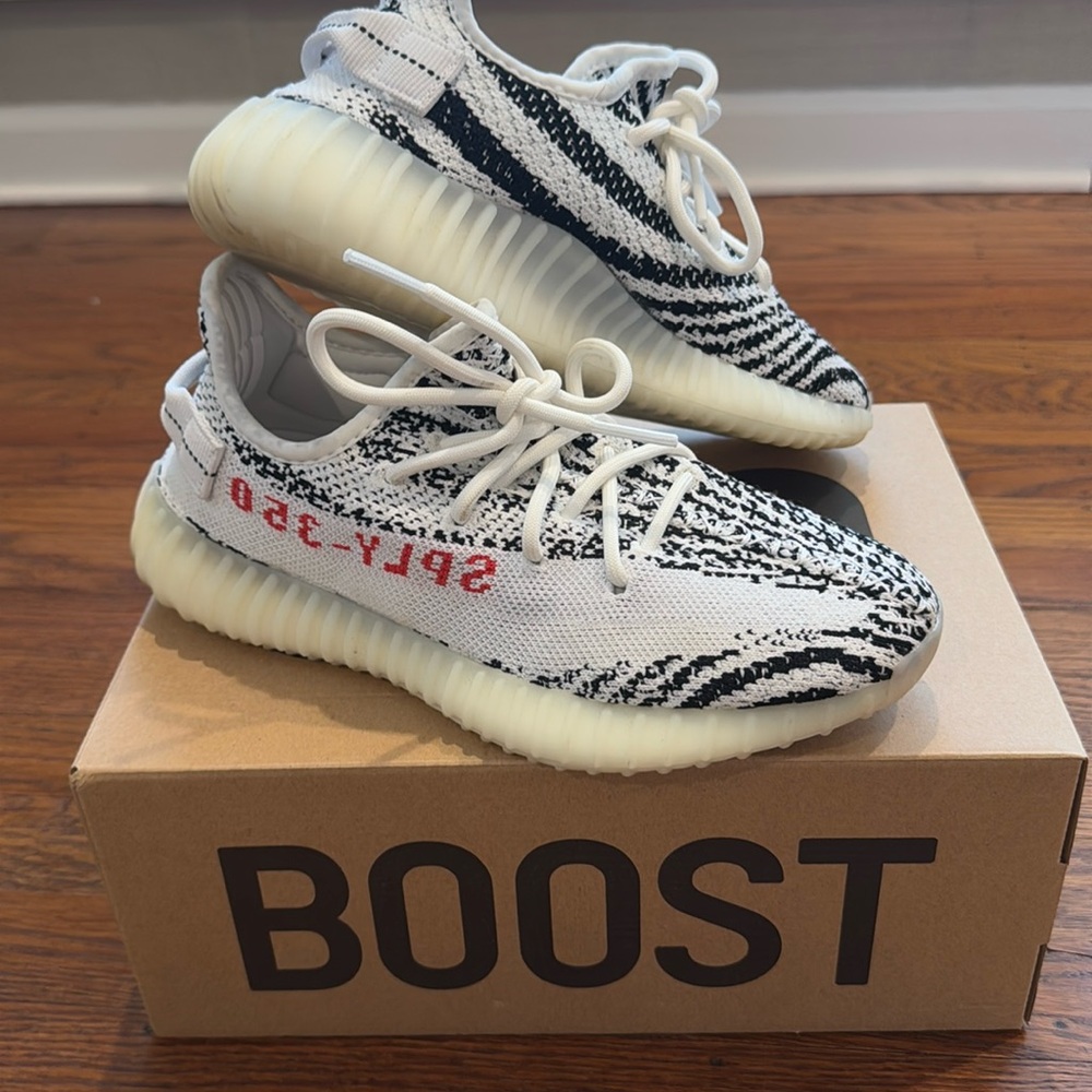 Yeezy Zebra size 5.5